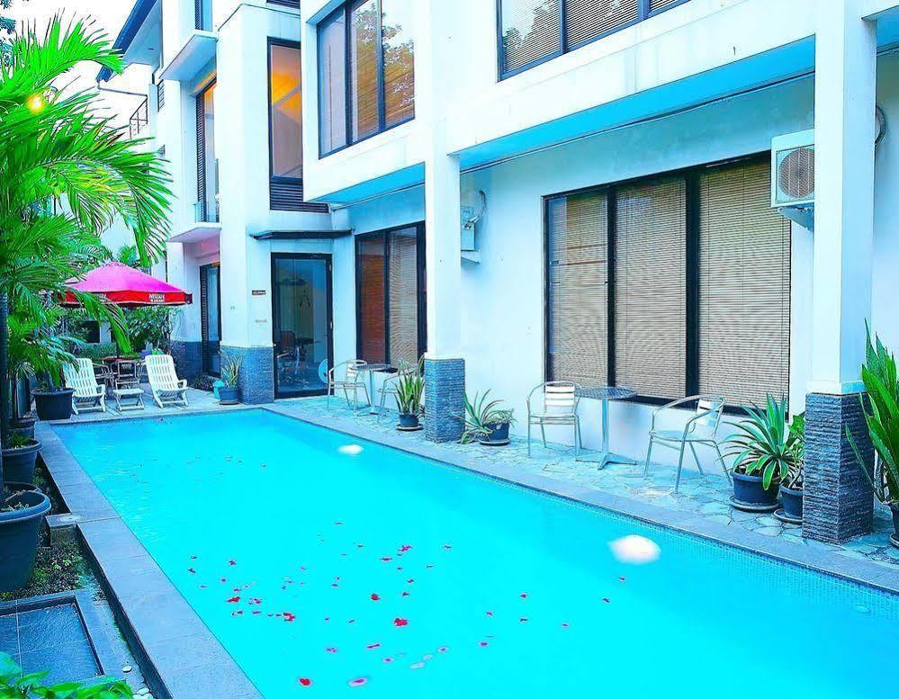 อริมบี เปชาเตน สวีท Hotel จาการ์ตา ภายนอก รูปภาพ