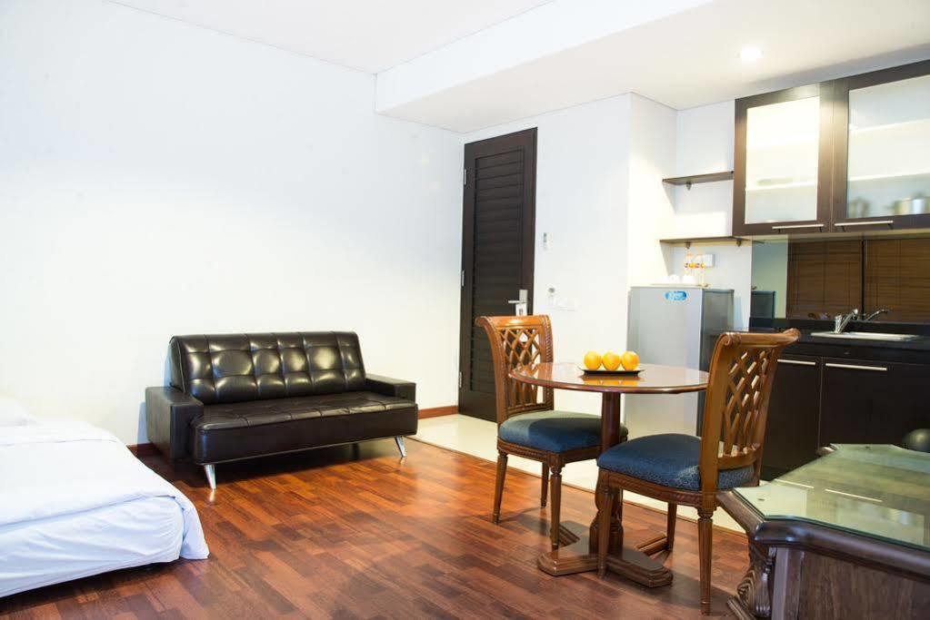 อริมบี เปชาเตน สวีท Hotel จาการ์ตา ภายนอก รูปภาพ