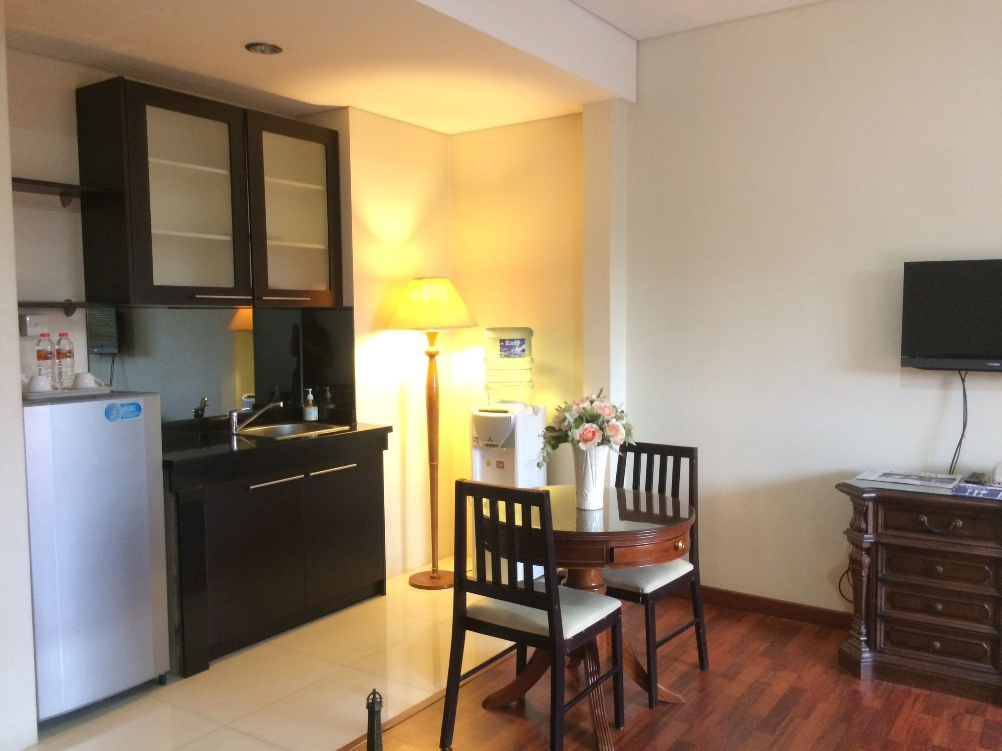 อริมบี เปชาเตน สวีท Hotel จาการ์ตา ภายนอก รูปภาพ
