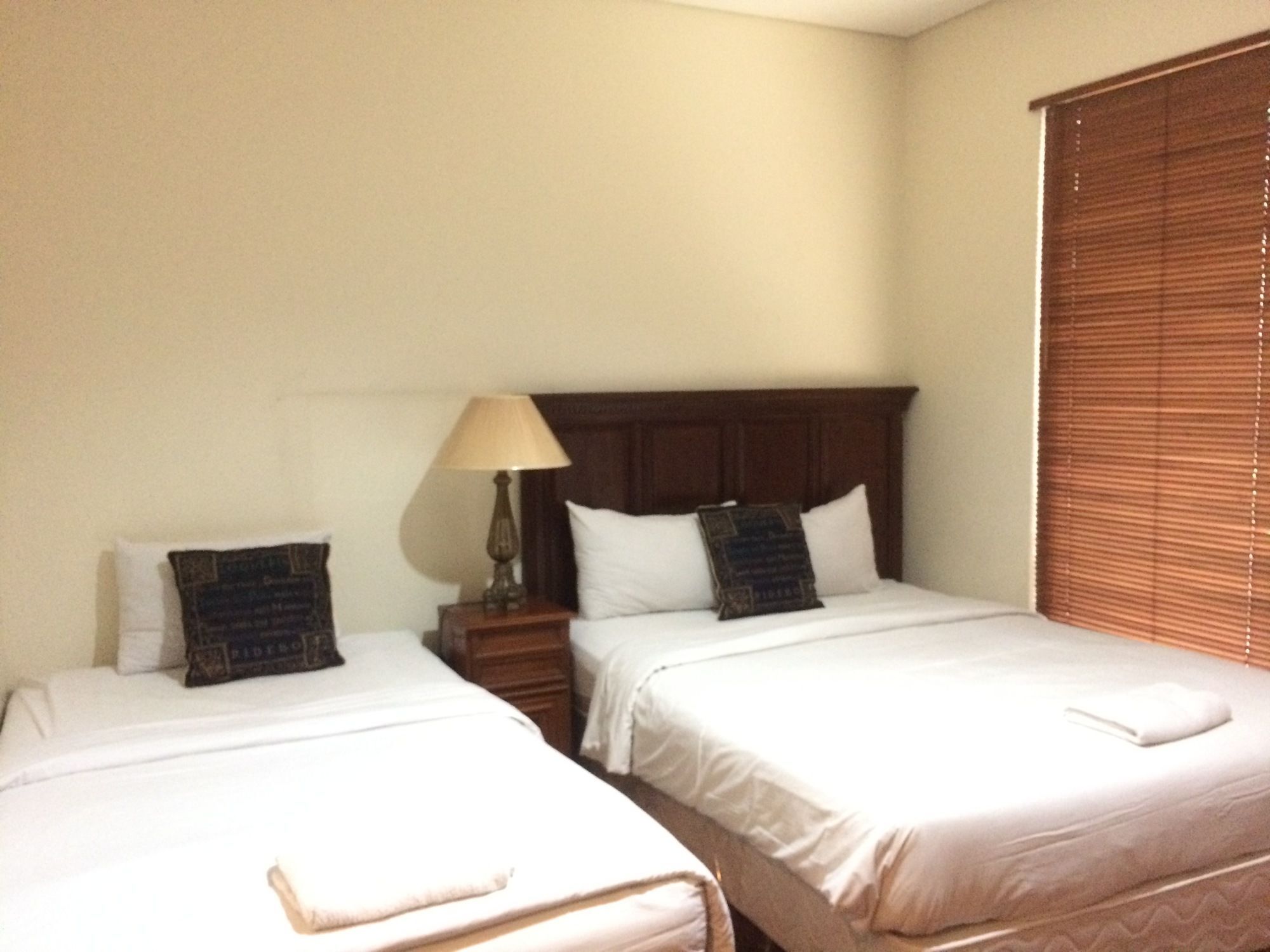 อริมบี เปชาเตน สวีท Hotel จาการ์ตา ภายนอก รูปภาพ