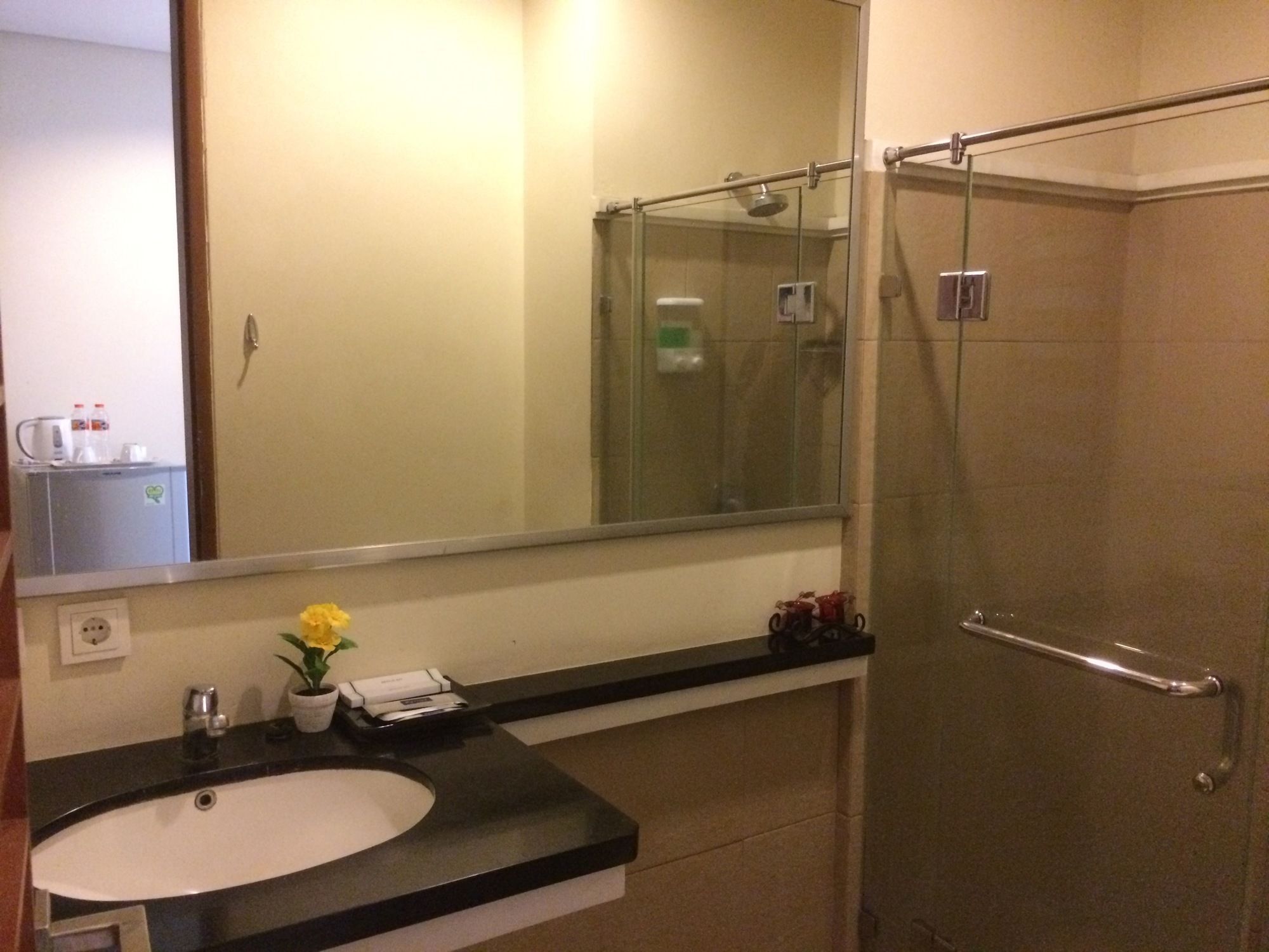 อริมบี เปชาเตน สวีท Hotel จาการ์ตา ภายนอก รูปภาพ